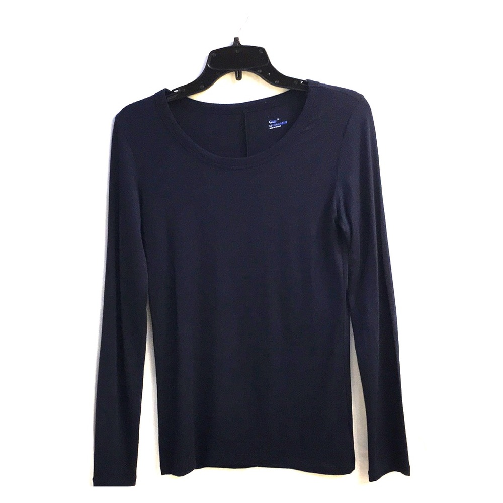GAP Women’s Navy MAXIMUMHEAT Top